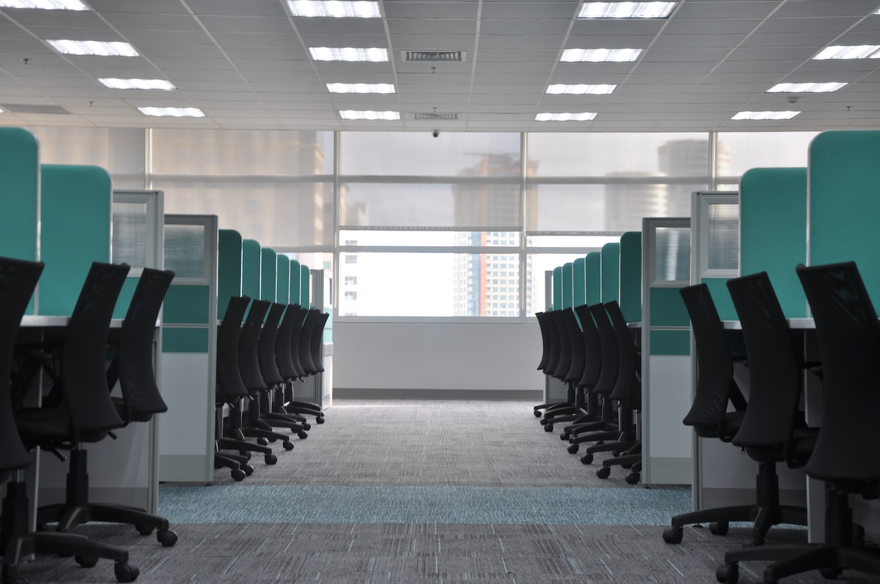 EMPLOYEES QUIT JOB WITH THEIR MANAGER AFTER HE WAS SACKED BY UNREASONABLE BOSS