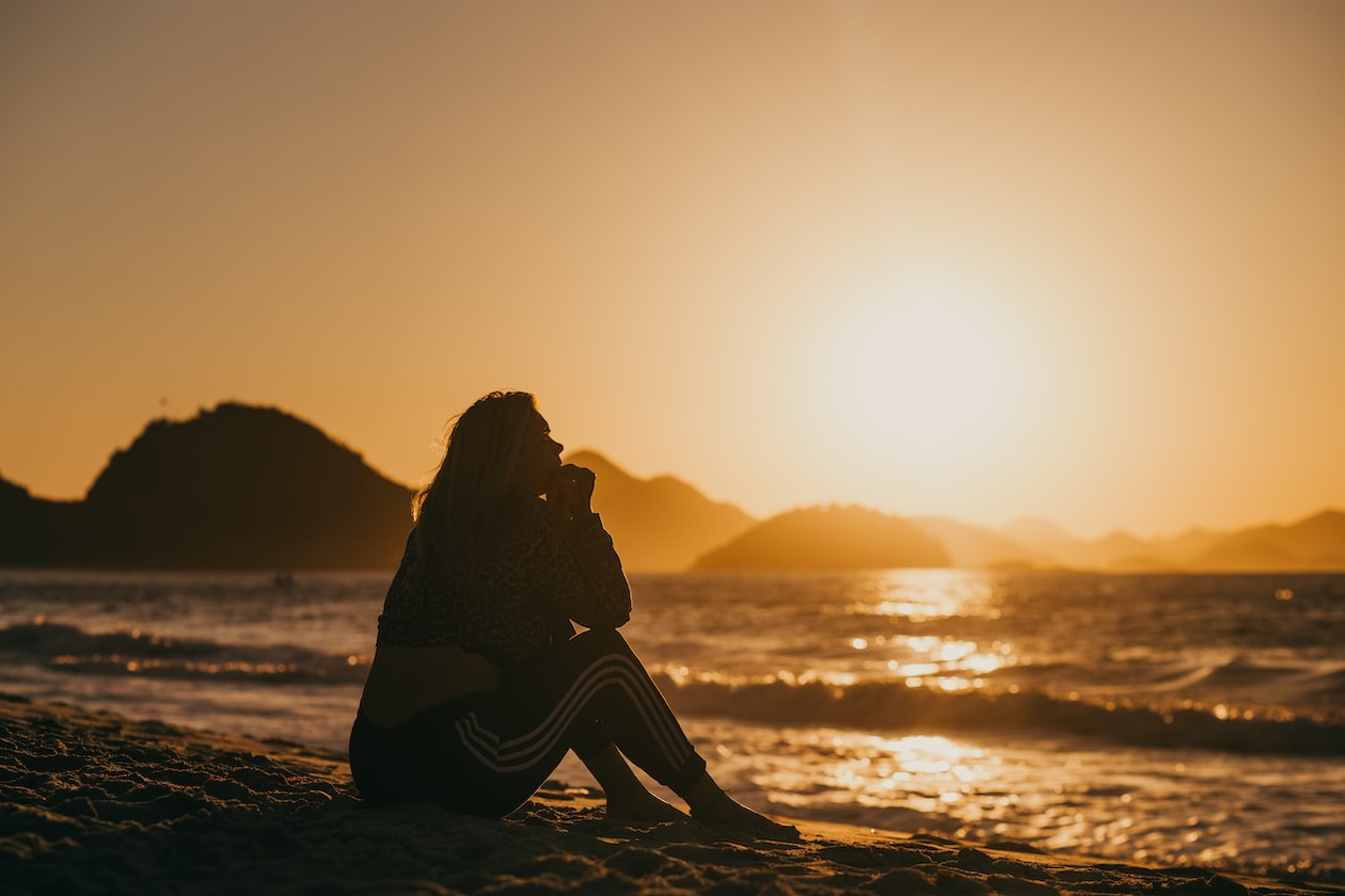 WIFE WANT TO SEE HUSBAND ‘DO’ ANOTHER GIRL, REGRETS WHEN GIRL APPEARS