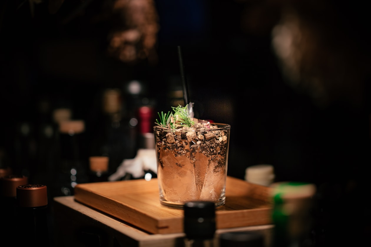 MAN SAYS HE DON’T LIKE DRINK WITH WEAK DRINKERS, DRUNK ALWAYS WANT TO FIGHT