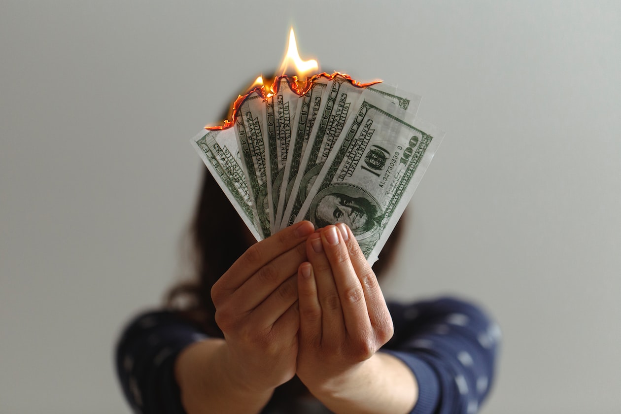 “BEST” FRIEND SAYS NO MONEY TO RETURN $4K, BUT CAN AFFORD TO BUY A NEW CAR
