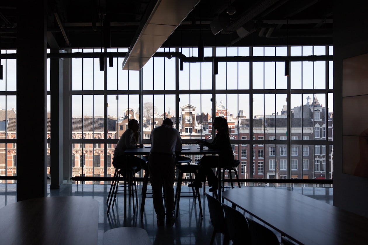 BOSS ‘PUNISHES’ HIS FEMALE WORKER BECAUSE SHE CHOSE ANOTHER GUY OVER HIM