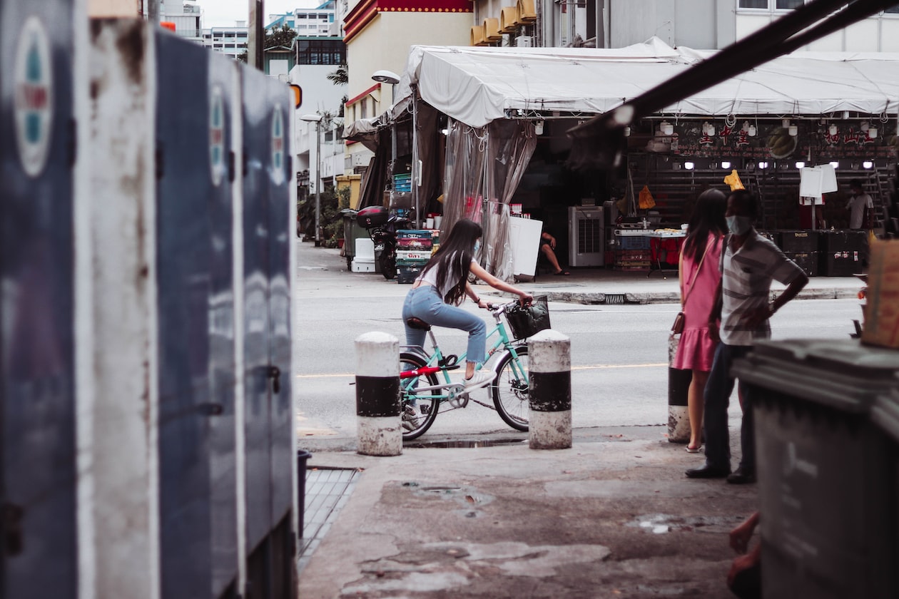 MAN FIRST TIME GO GEYLANG, FINISHES OFF WHEN GIRL WASHING HIS KKJ