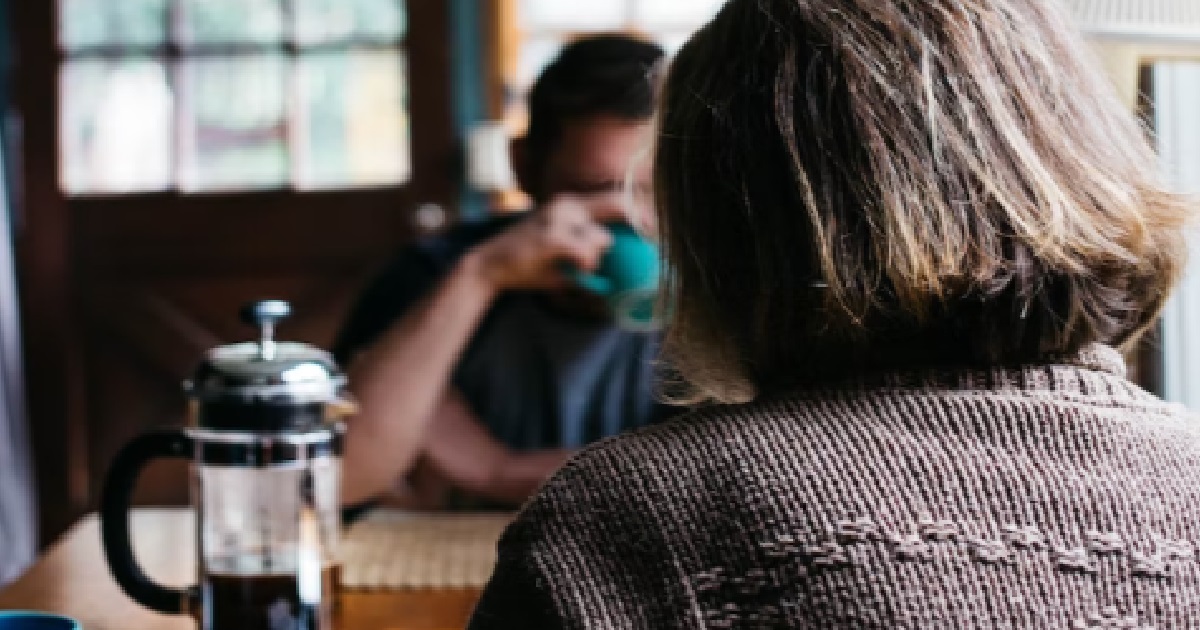 GUY ATTRACTED TO WOMAN WHO’S 14 YEARS OLDER THAN HIM – “I WISH SHE WAS MY MUM”