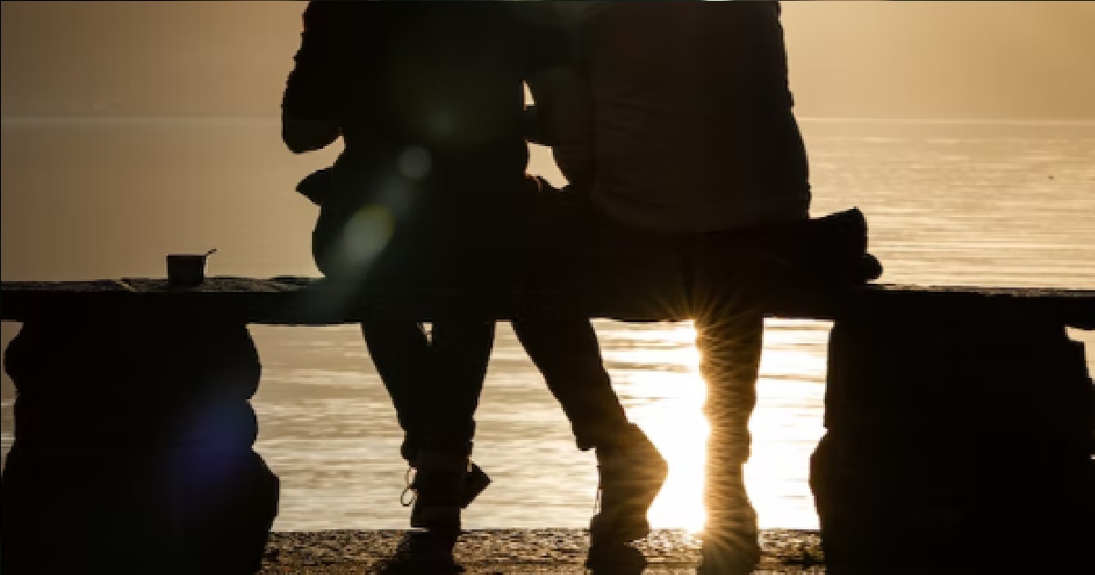 GUY TELLS GF “DON’T TELL OTHERS WE ARE DATING”, HER FATHER IS THREATENING TO KILL HIM