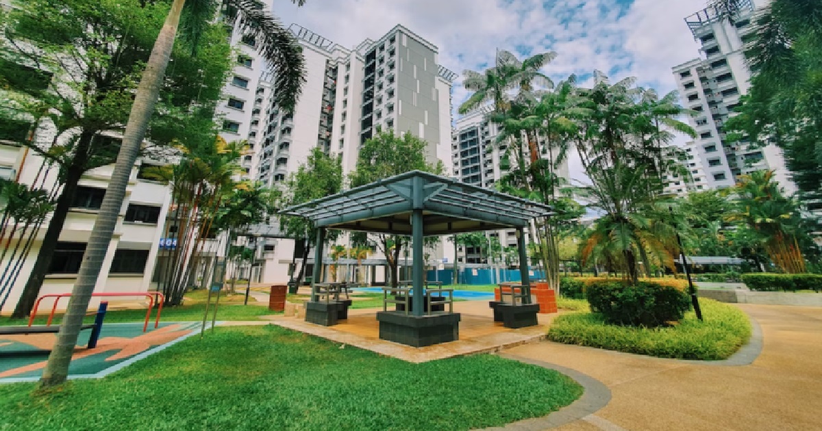 WOMAN BOUGHT 4-ROOM BTO FLAT, SIBLINGS SHOW OFF THEIR 5-ROOM FLAT, SAY HERS IS “SMALL”