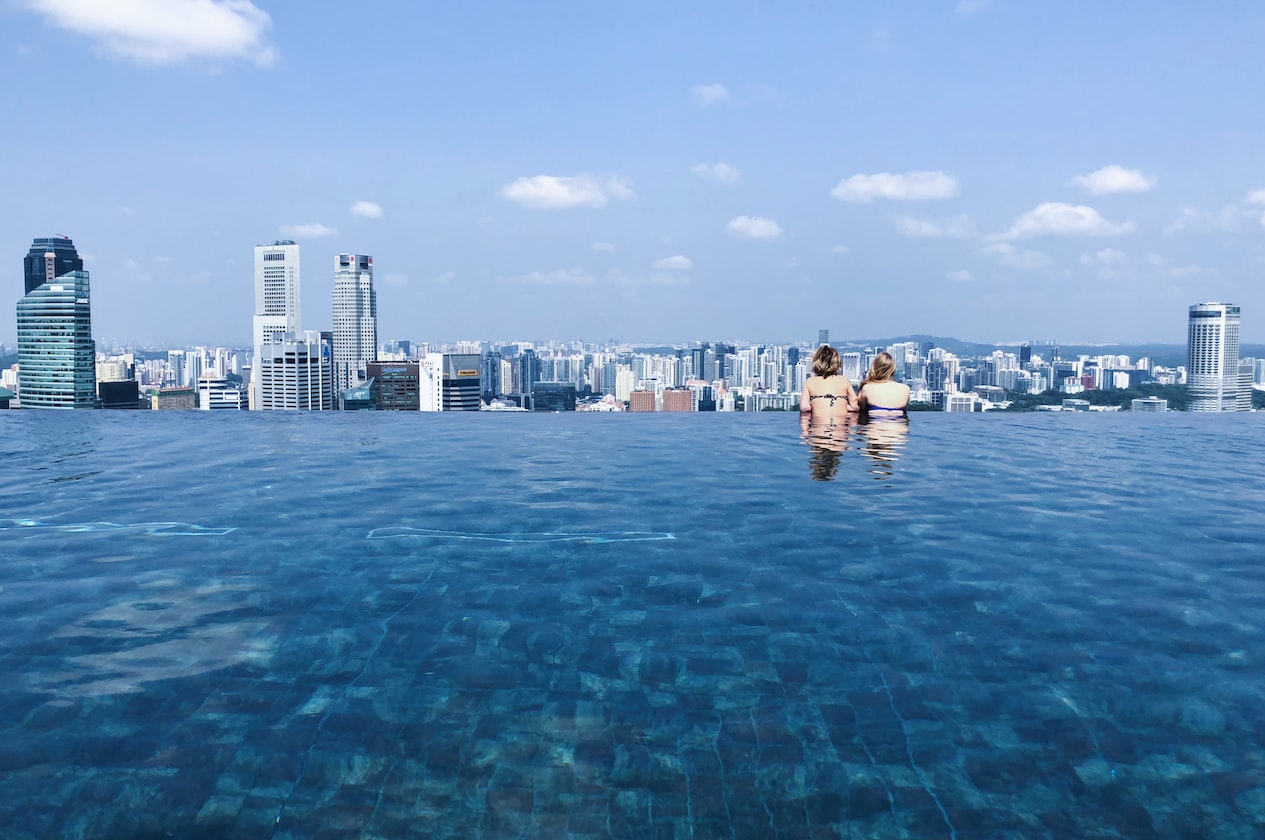 TOURIST SAY SPORE WEATHER ALWAYS ‘WET’, RAIN TILL WET & PERSPIRE TILL WET