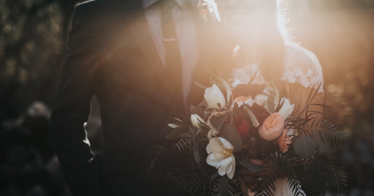 WIFE DEMANDS TO PIAK PIAK WITH OTHER MEN OR SHE’LL LEAVE, HUSBAND GIVES IN