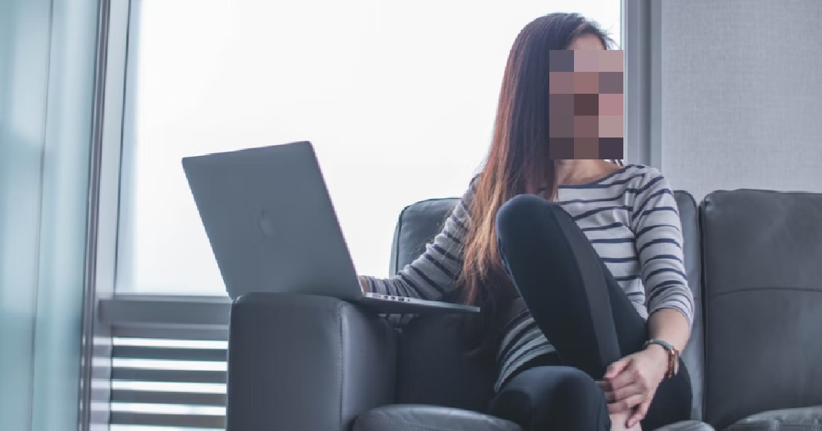 MAN’S 19 Y.O SON IS DATING HIS 50 Y.O BOSS, CAUGHT THEM “SLURP SLURP” AT HOME