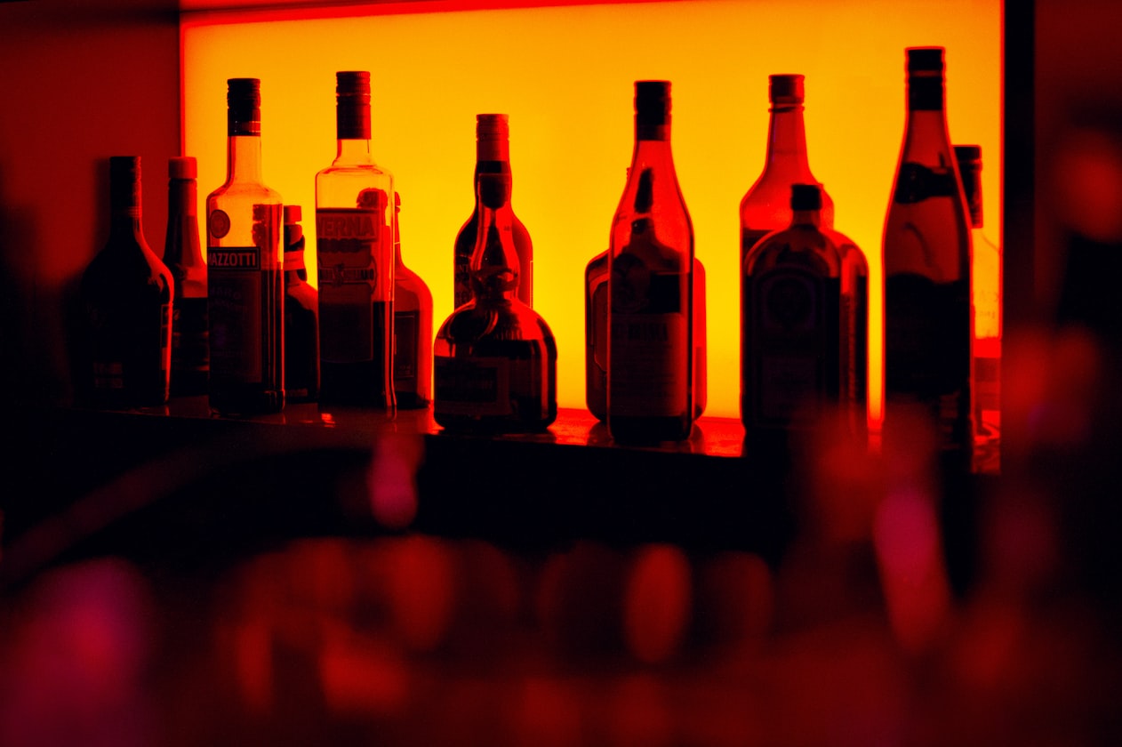 JOHOR HOSTESS BEGS S’PORE MAN TO RESCUE HER SINGLE MOM LIFE FROM NIGHTLIFE