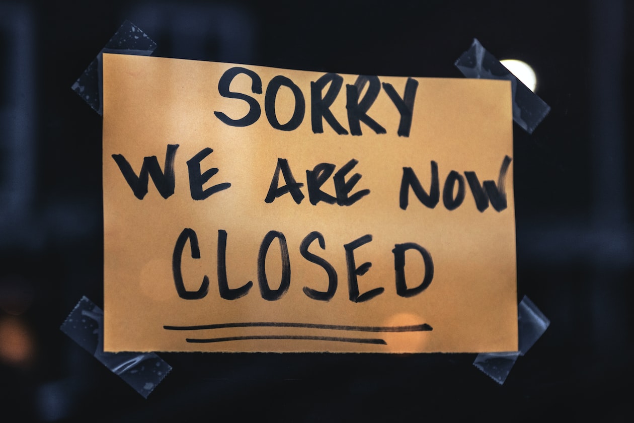 AMBITIOUS MAN OPENS THREE SHOPS AT ONCE, END UP ALL CLOSED DOWN