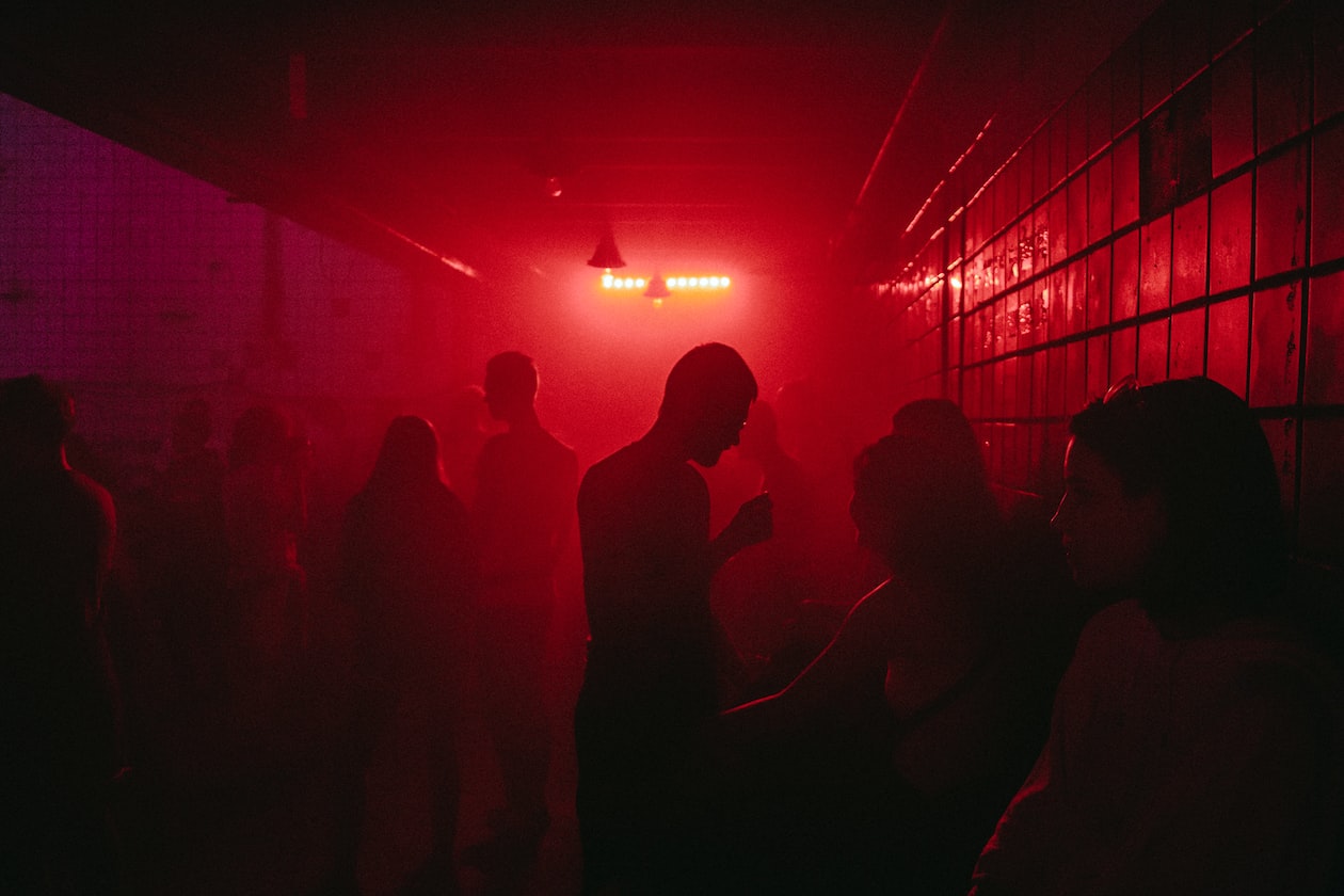 MAN HAS TWO CLUBBING MODES, 11PM HUNT FOR ‘CHAI’, 2AM ‘PIG’ ALSO OKAY