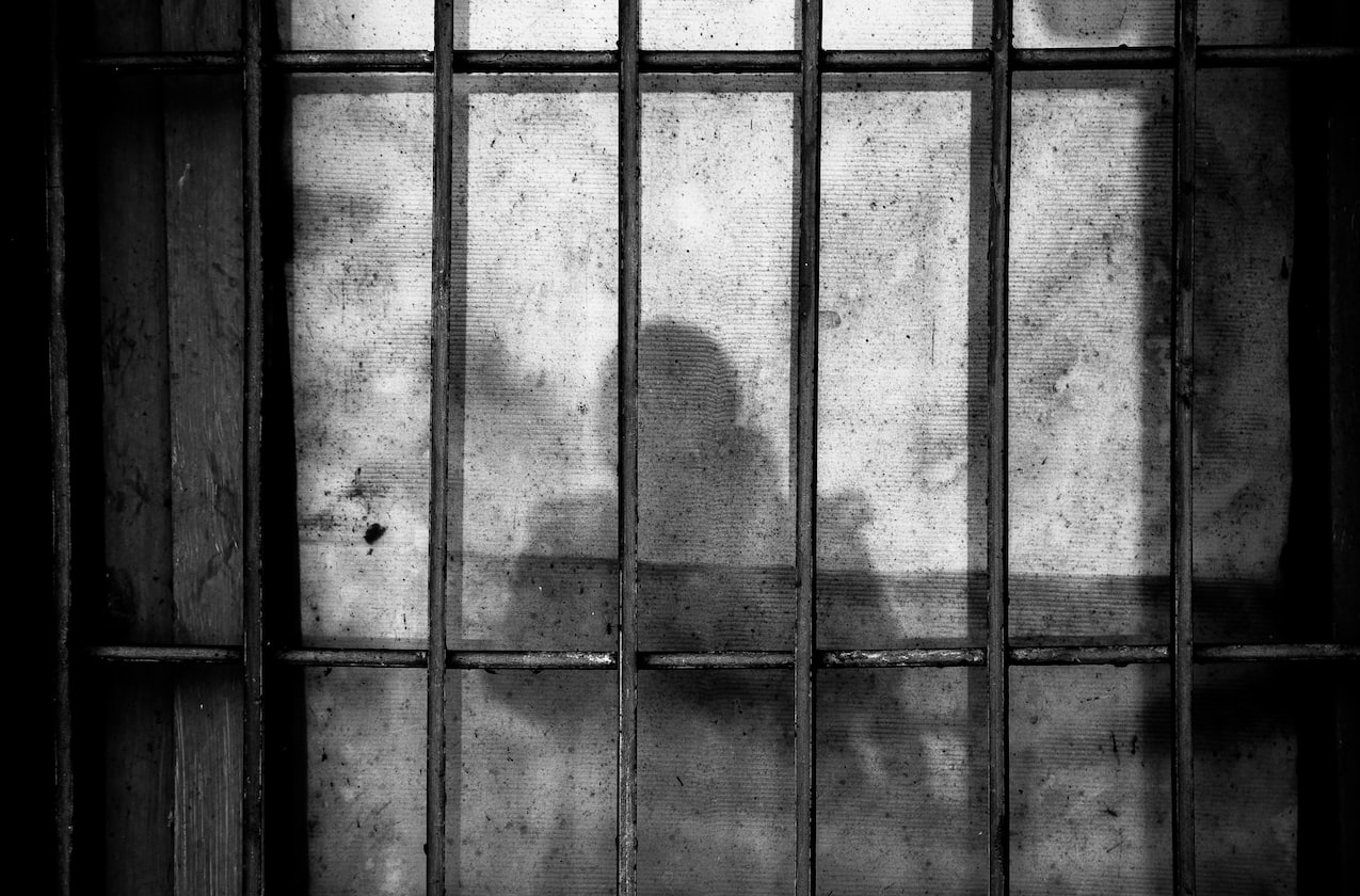 GF DON’T ALLOW BF TO GO OUT OTHER THAN WORK “I FEEL LIKE IM IN JAIL”