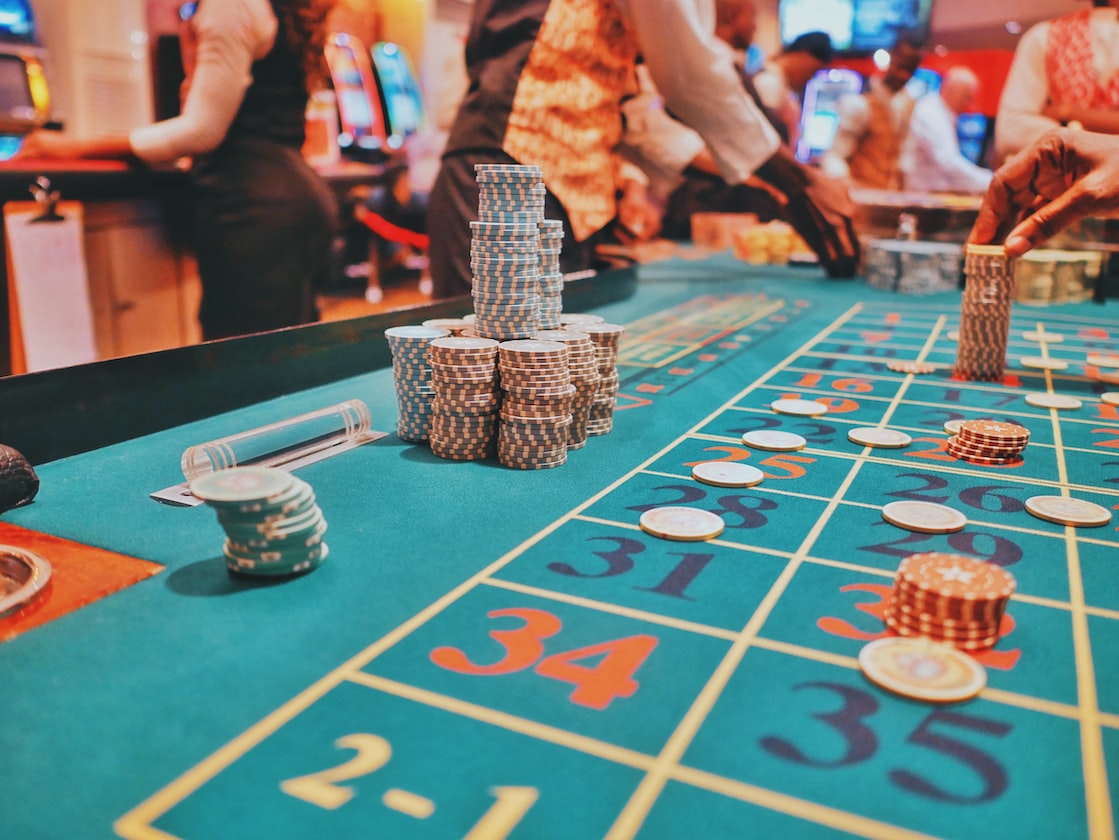 GIRL LOST HER SAVINGS TO RWS AFTER GAMBLER BF INTRO HER TO CASINO