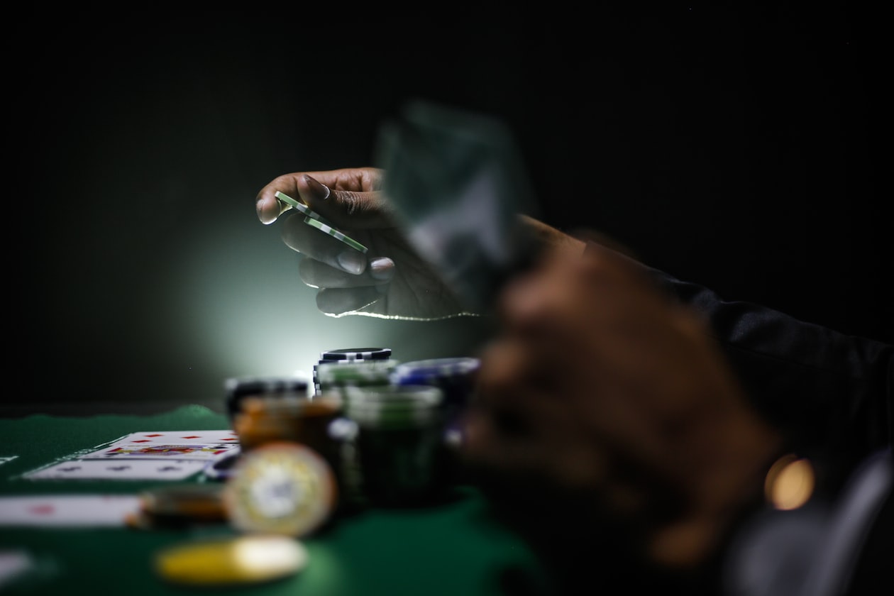 MAN ADDICTED TO GAMBLING BECAUSE OF CNY, AFTER 15 DAYS STILL WANT GAMBLE