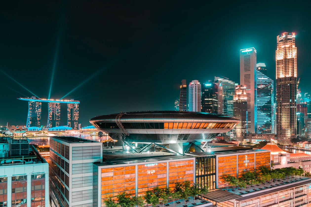 NEW SG CITIZEN PRAISES SINGAPORE, COMPARES SG TO OUR NEIGHBOURS