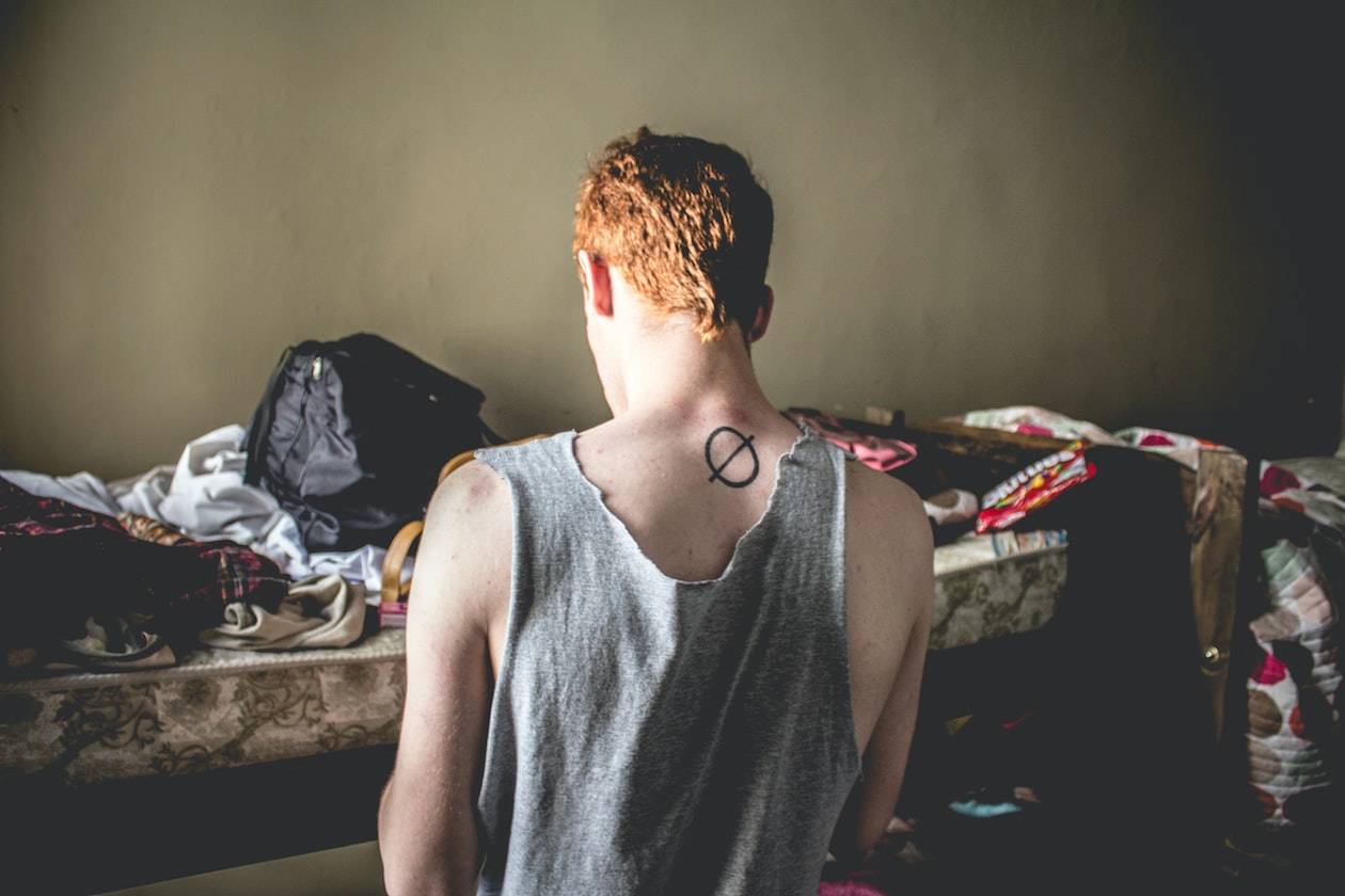 GF DITCHES HER BF BECAUSE HE LIKES TO DRESS UP IN A ‘FEMININE’ WAY