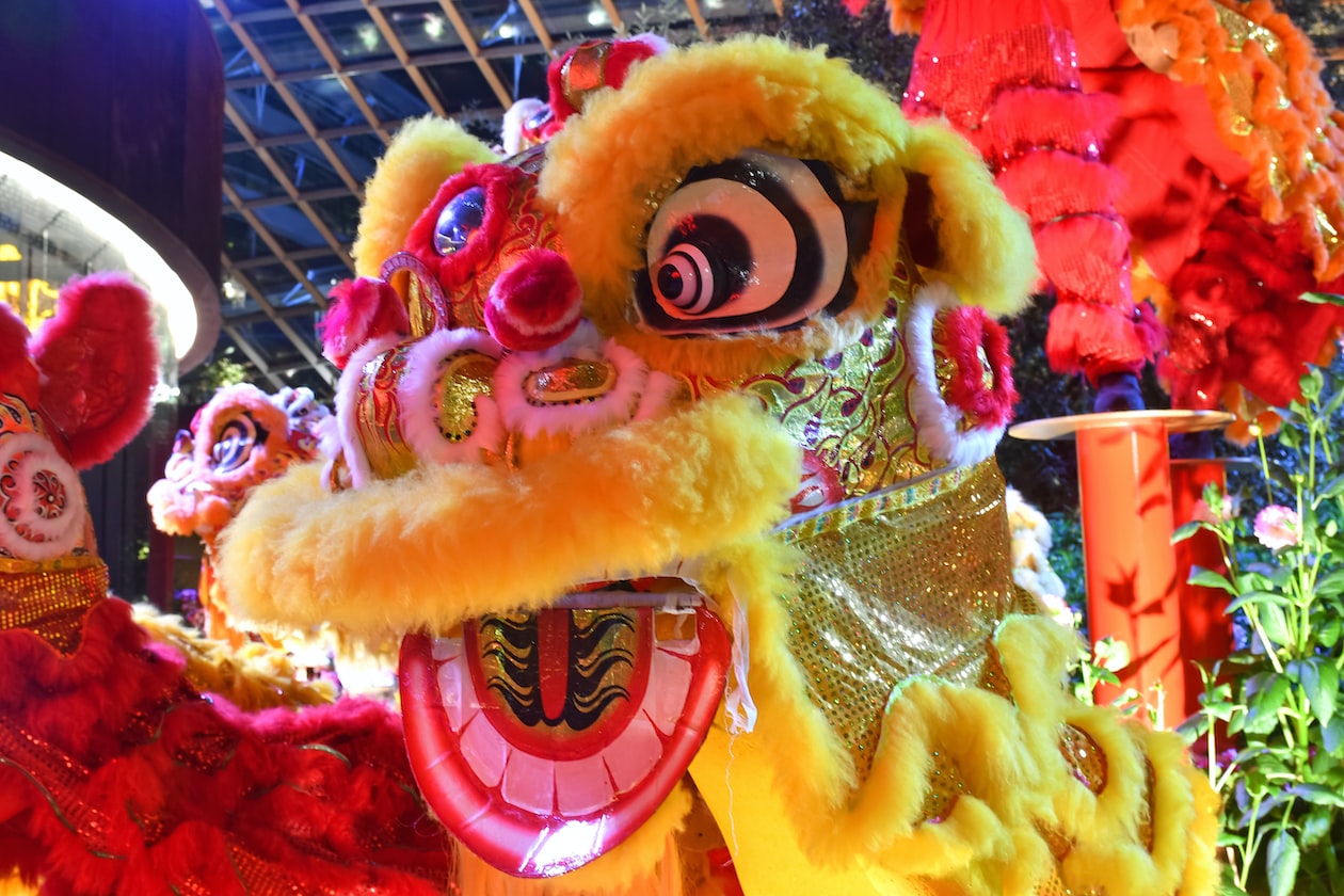 MAN GETS MANY ‘ANG BAO’ FROM GF FAMILY, SCARED MARRY NEED GIVE BACK MORE