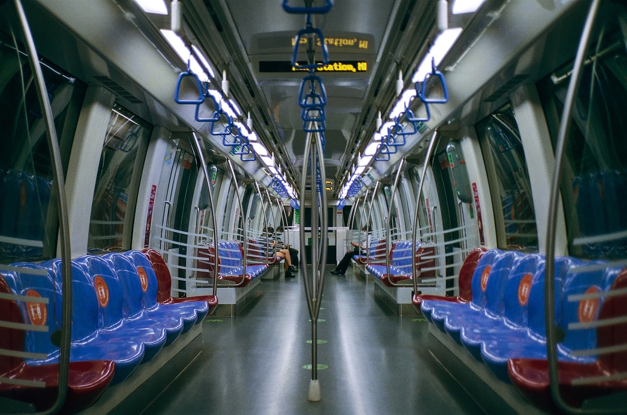 AUNTY VS 24 Y.O PREGNANT LADY – WHO WILL ULTIMATELY WIN THE RIGHTS TO THE MRT SEAT