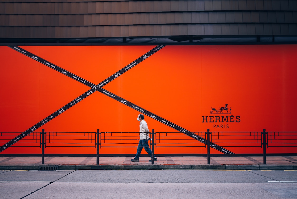 GIRL SAYS SHE RATHER DATE A SUGAR DADDY SO SHE CAN GET HER HERMES BAG