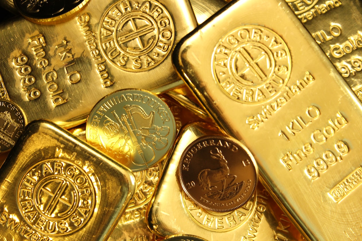 WEALTH NEVER SURVIVES 3 GENERATIONS, YP SELLS GRANDFATHER’S GOLD TO HANG FLOWER IN DISCO