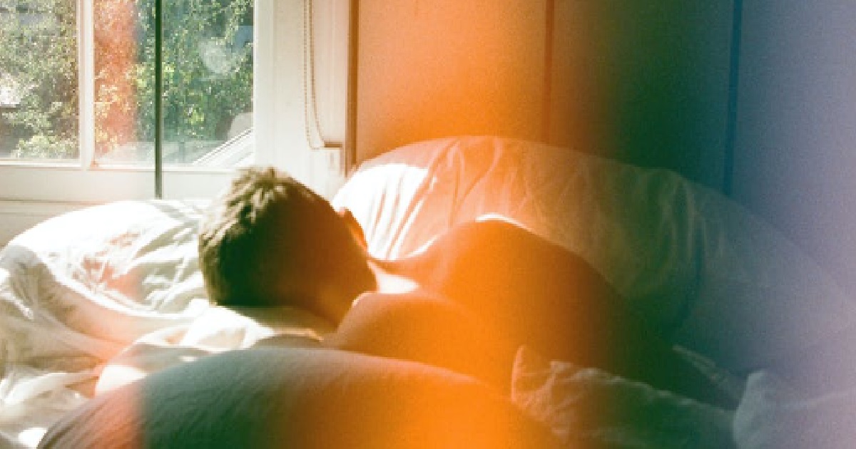 WOMAN’S BF HAS TERRIBLE B.O, ASKS IF HE IS WORTH HER TIME & IF SHE SHOULD LEAVE