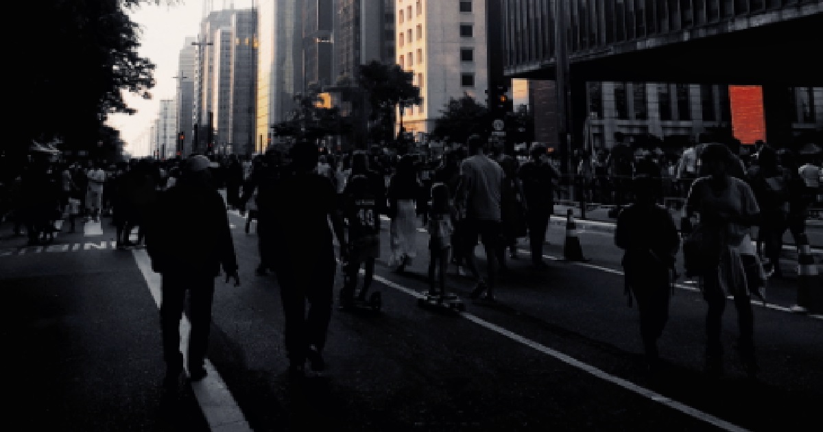 WIFE WANTS DIVORCE BECAUSE HUSBAND ALWAYS FARTS IN PUBLIC THEN SAYS IT’S HER