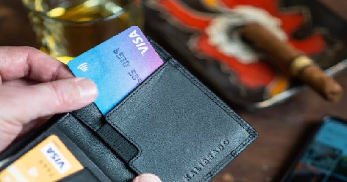 BF OWES $20K IN CREDIT CARD DEBT, STILL GO HOLIDAY SWIPE HIS CARD LIKE FREE