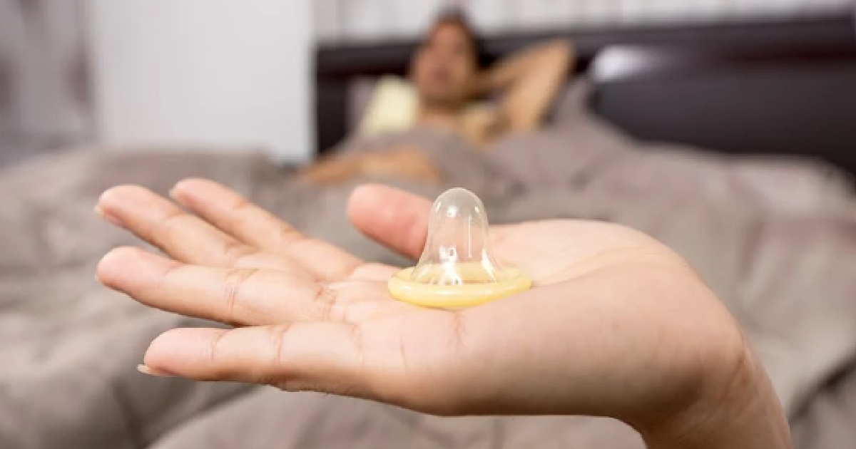 GF SECRETLY TRYING TO GET PREGNANT, TAKE BF’S “JUICES” AND PUT INSIDE HER CB