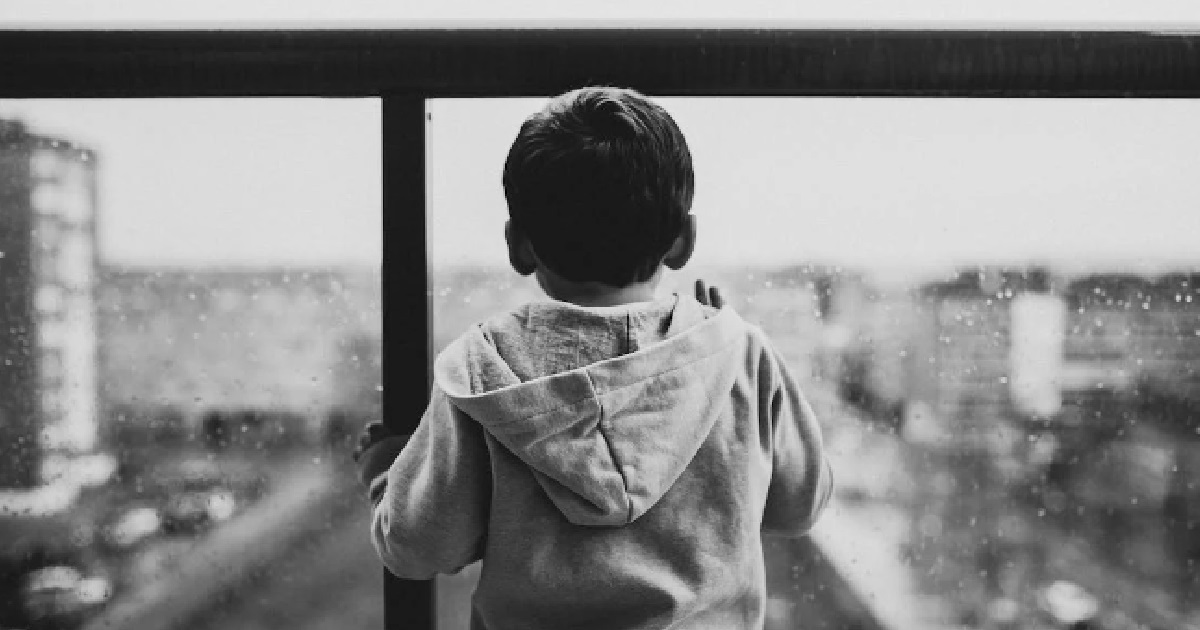 WOMAN USED PHOTO OF A RANDOM KID & PRETEND IT’S HER CHILD TO GET EXTRA OFF DAYS