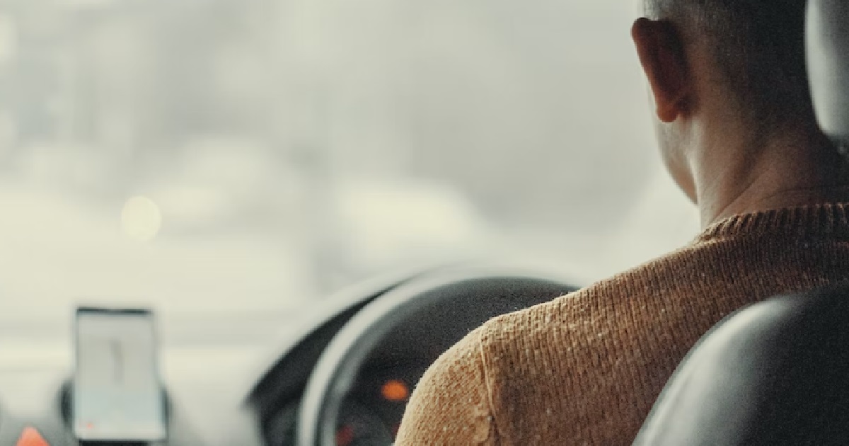 PHV DRIVER SHOW OFF $17K/MTH INCOME, MAN SAYS HE’S “RICH WITH ONLY MONEY”, NOTHING TO ENVY