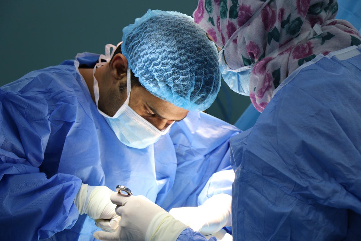 MAN WENT FPR PLASTIC SURGERY AFTER HIS GF LEFT HIM FOR A KOREAN GUY WITH MAKEUP