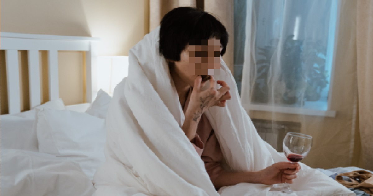 GUY TOLD GF “I THINK YOU LOOK FAT TODAY” & NOW SHE CAN’T EAT IN FRONT OF HIM ANYMORE