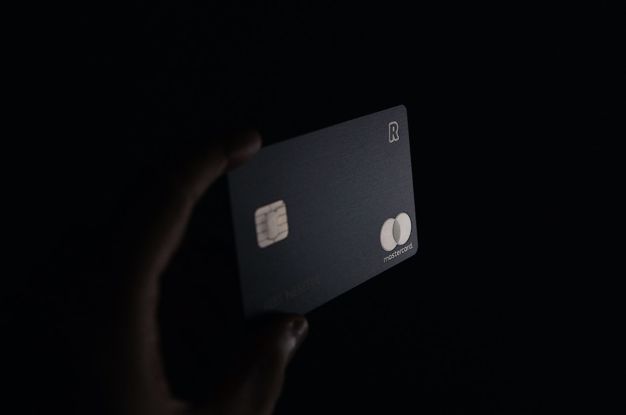GF DEMANDS FOR SUPP CREDIT CARD, “HAVEN’T MARRY ALREADY LIKE THAT, I RUN”