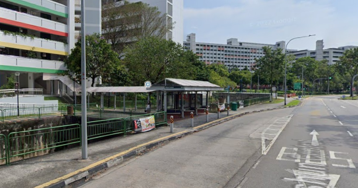 S’PORE GIRL BROKE HER ANKLE AFTER STEPPING INTO GAP @ YISHUN WORKSITE