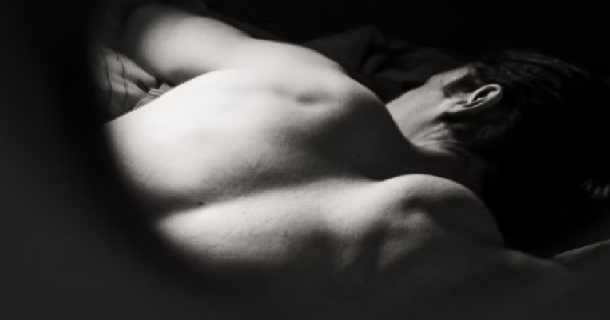 MAN KEEPS ASKING WIFE TO PUT THINGS IN HIS “KAH CHNG”, BUT POOP KEEPS COMING OUT