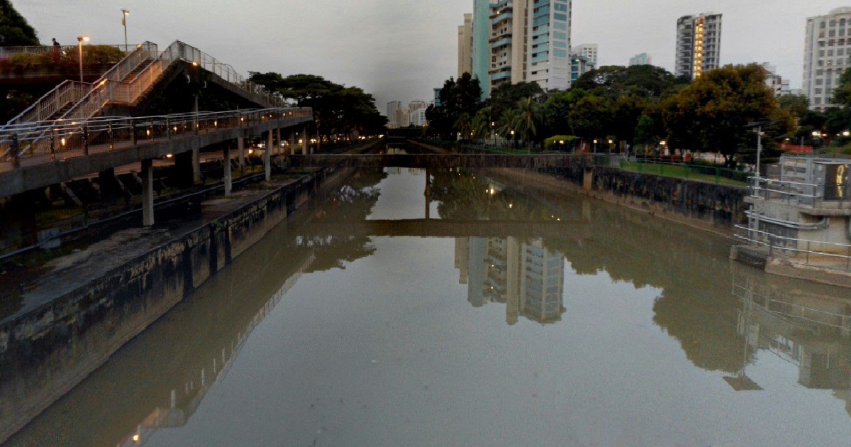 WOMAN FOUND FLOATING IN KALLANG RIVER, RESCUED THEN JUMPED IN AGAIN, ARRESTED