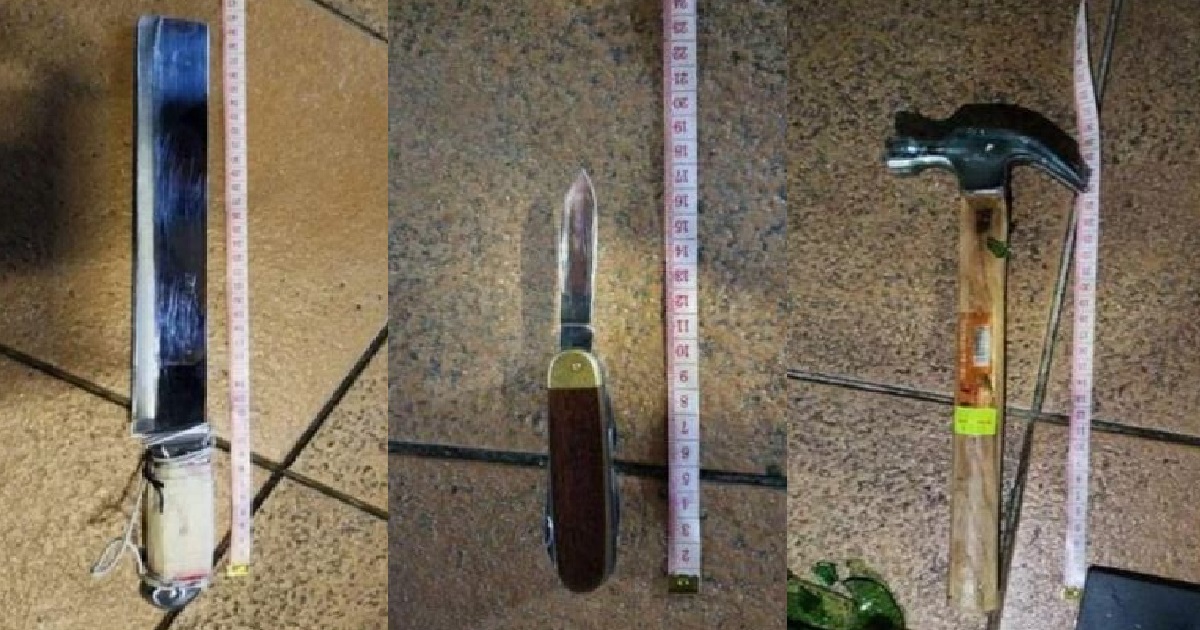 61 Y.O MAN SETS HOUSE ON FIRE & CHARGED AT POLICE WITH KNIFE @ TOA PAYOH, GETS TASERED