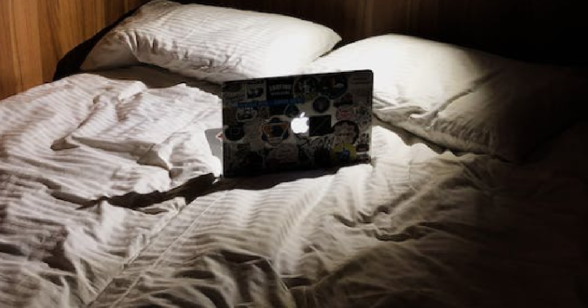 GF WORRIED CAUSE SHE FOUND OUT BF HAS BEEN RESEARCHING “HOW TO BRAINWASH SOMEONE”