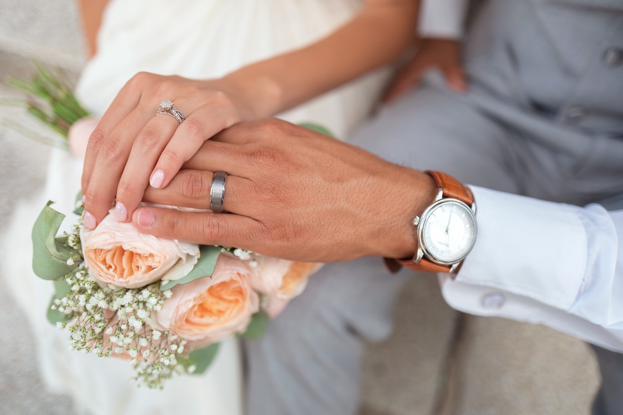 MAN TELLS GF MARRYING IS ONLY FOR THE STATUS, NOT NECESSARY TO DO IT