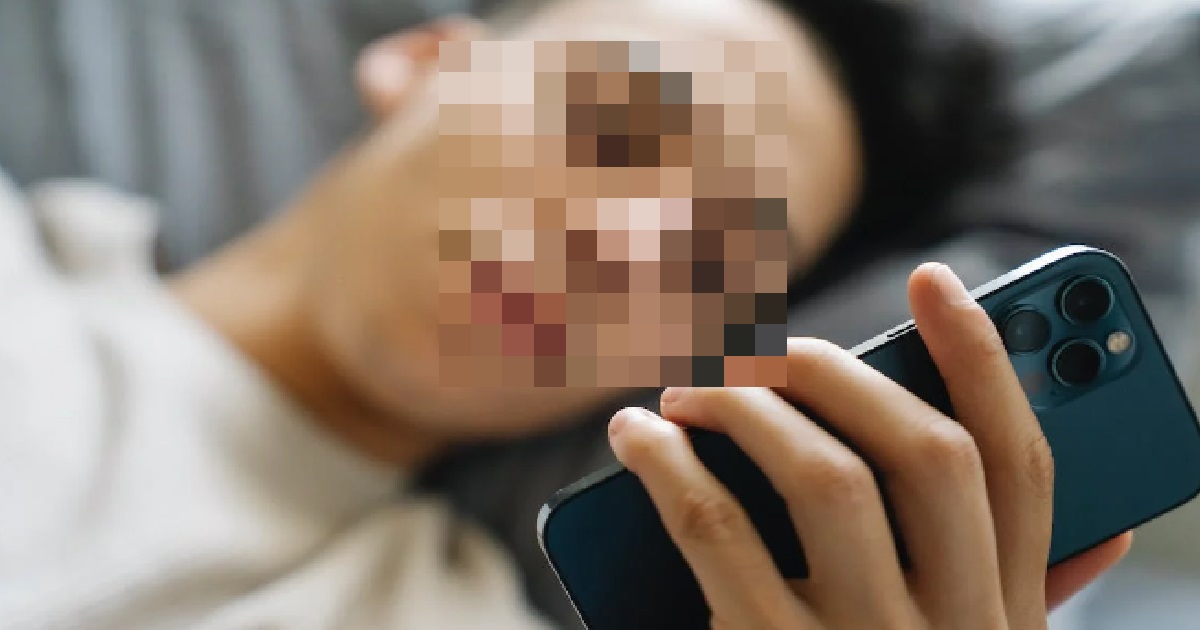 LONELY MAN DESPERATE FOR A GF, KEEPS IMAGINING HIS CRUSH IN BED WITH HER BF