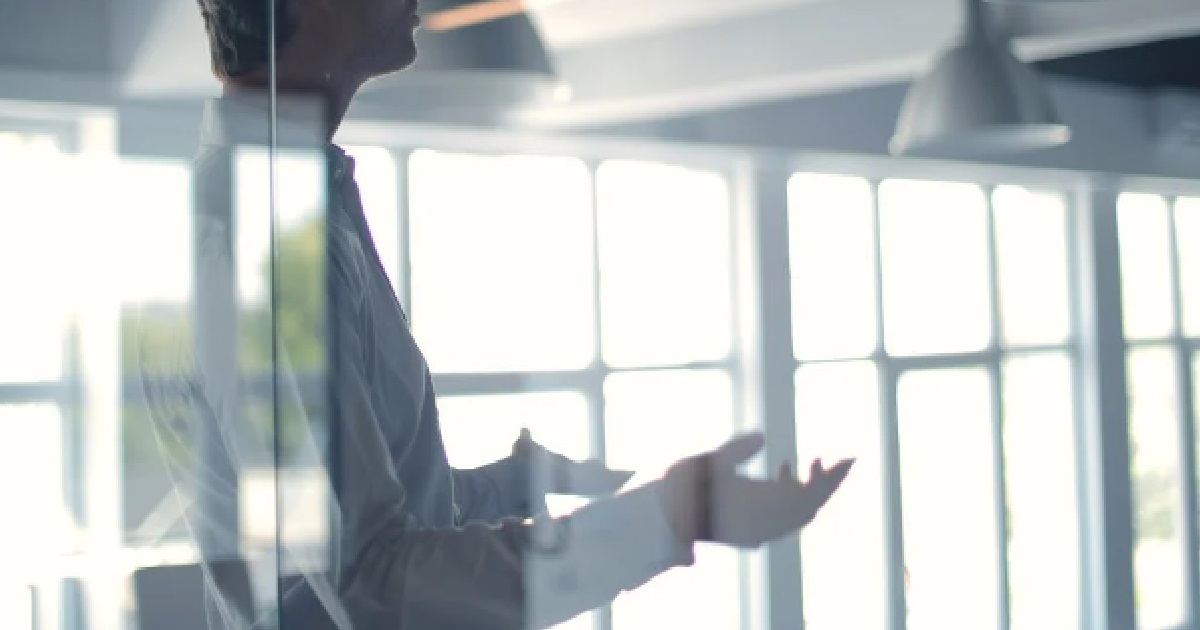 MAN POOPED IN HIS PANTS AT WORK DURING MEETING, LEFT & NEVER CAME BACK, NOW JOBLESS