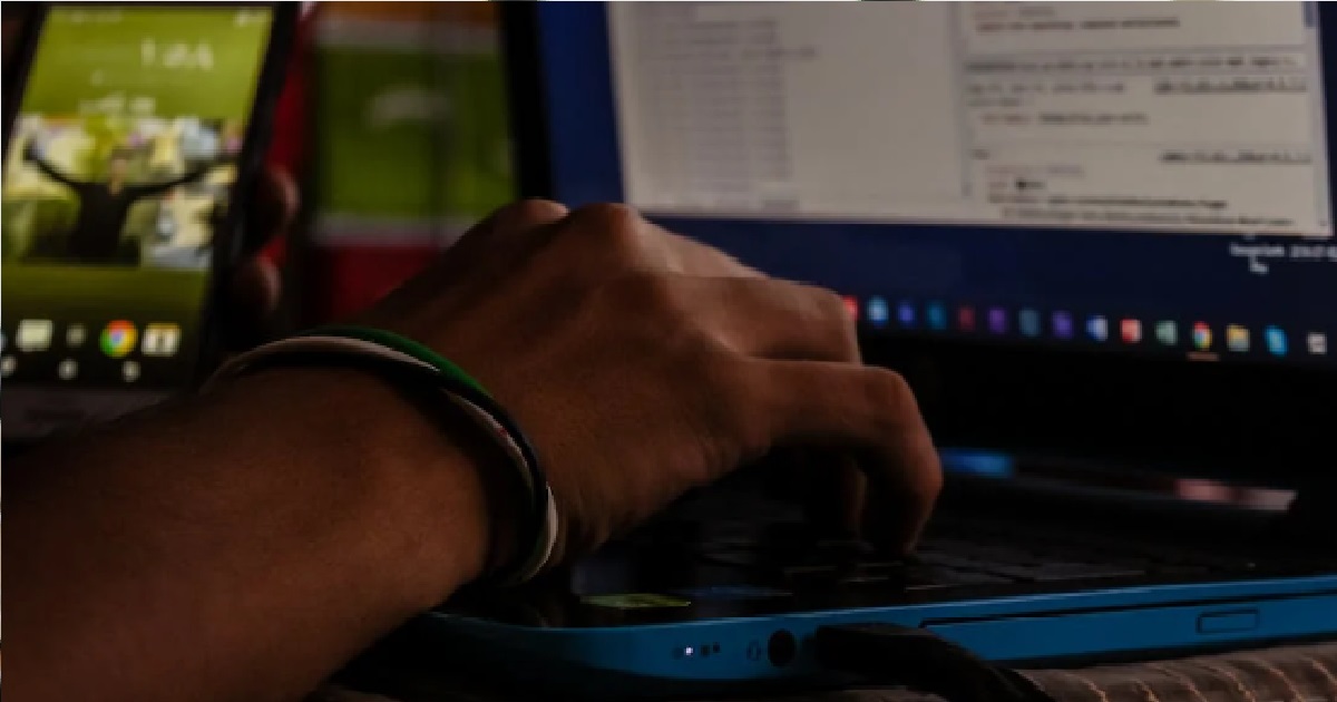 MAN GOES OFFICE 3 DAYS/WK & DO NOTHING BUT SEND EMAILS, STILL CAN EARN 6-FIGURES