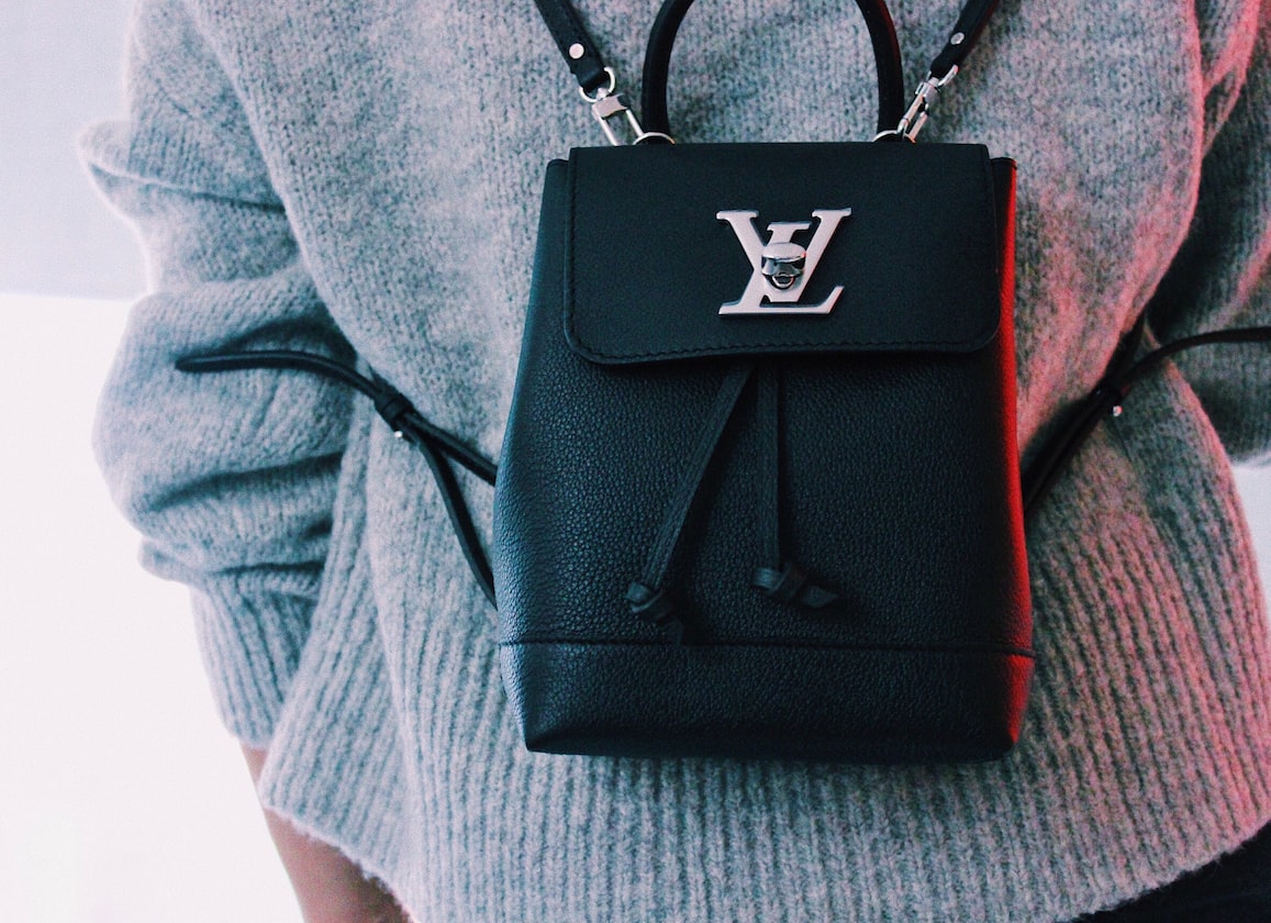 WIFE EARNS TWICE OF HUSBAND BUT ASK FOR LV BAG WORTH 3 MONTHS HIS SALARY