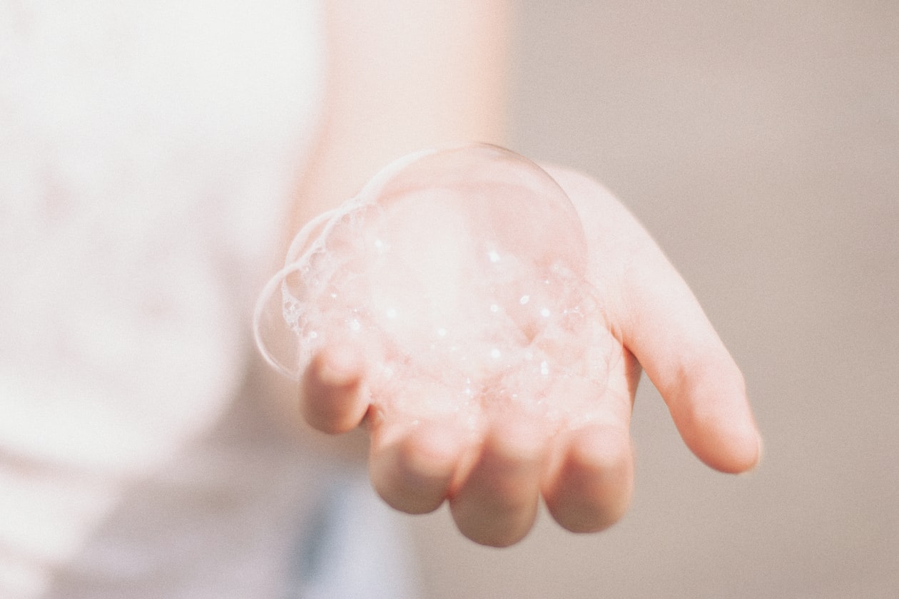 MAN SAYS MASSAGE PARLOUR THAT HAS CHEAP BABY SOAP SMELL MEANS GOT ‘SPECIAL’
