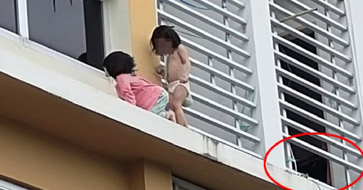 TODDLERS CLIMBED OUT OF WINDOW ON 3RD FLOOR & PLAYED ON THE LEDGE, NEIGHBOURS HORRIFIED