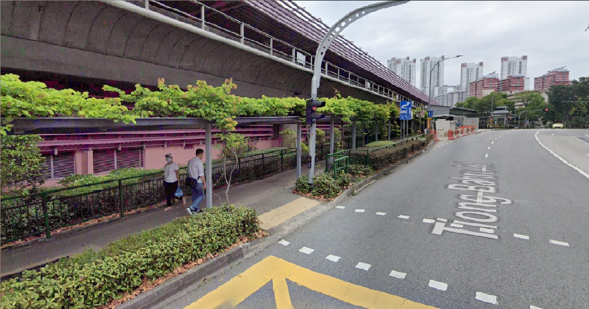 72 Y.O DRIVER KILLED AFTER CRASHING HIS VAN INTO COVERED WALKWAY @ REDHILL MRT