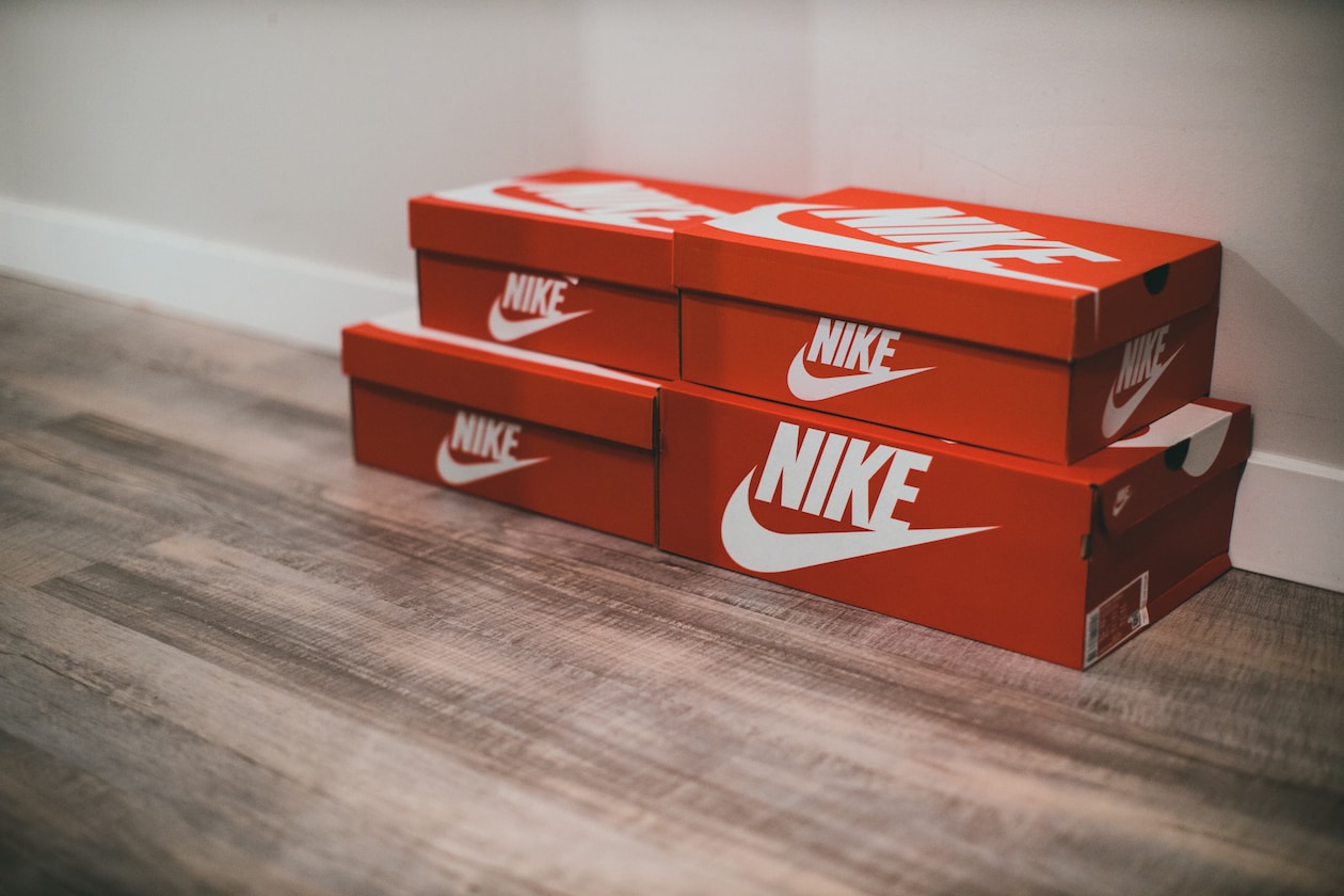 I WORE NIKE SLIDERS TO MEET A CLIENT & CLOSED A BIG DEAL, MY BOSS WAS SHOCKED