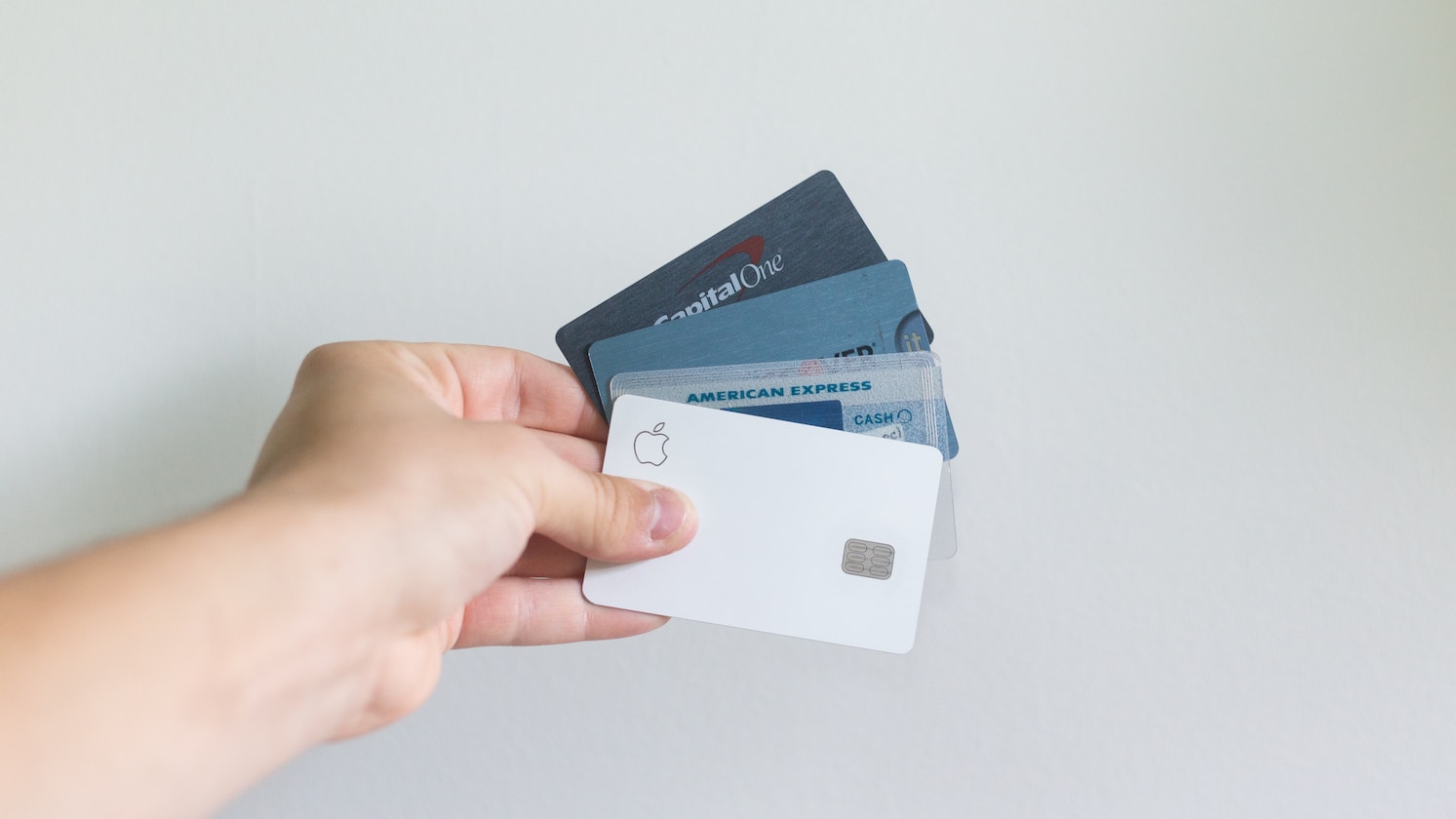 MAN SAYS STUDENT CREDIT CARDS ARE A HUGE MISTAKE, “IT’S NOT FREE MONEY”