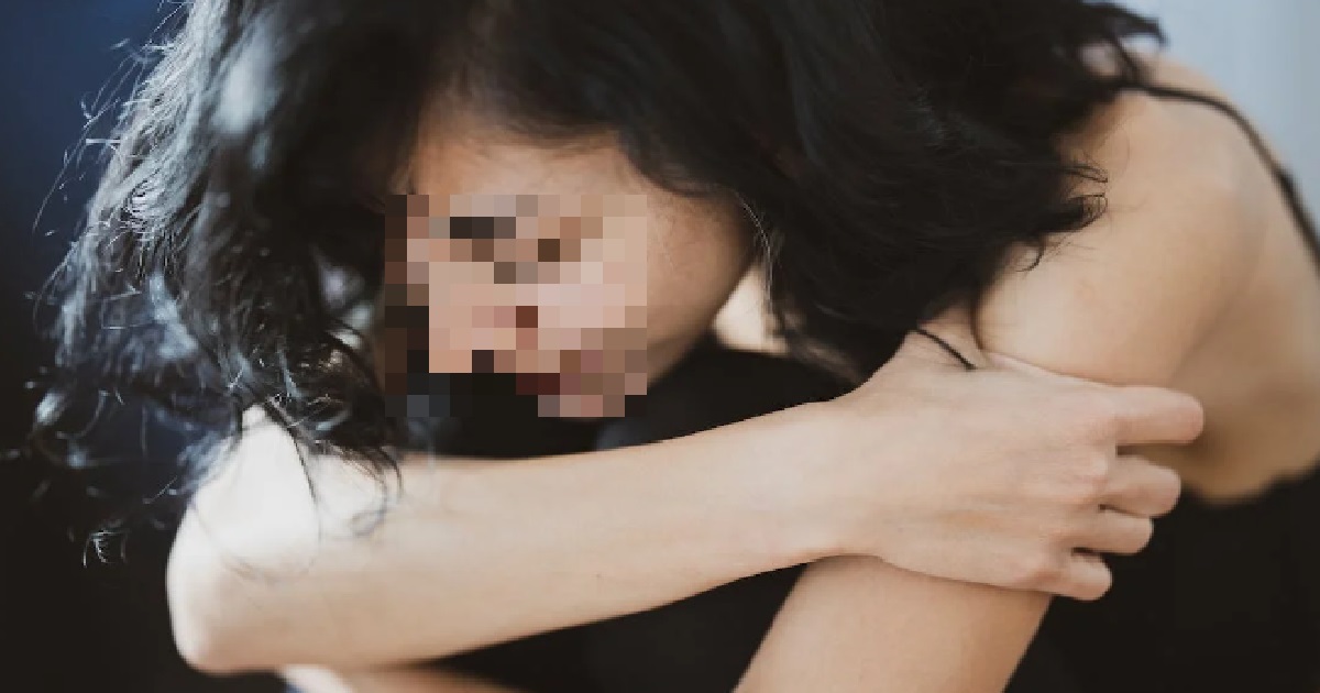 GIRL TRIED TO BREAK UP WITH BF BUT HE “WON’T LET HER”, TELLS HER SHE GOT “NO CHOICE”