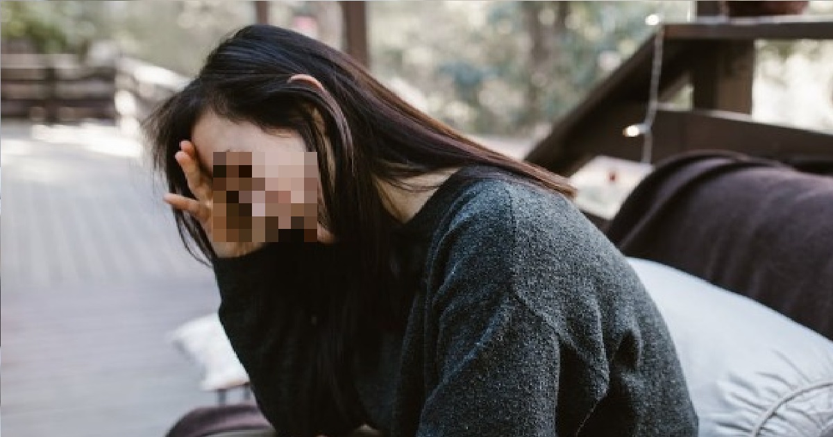 GIRL FOUND OUT HER SISTER IS ACTUALLY HER MUM, SPENT HER WHOLE LIFE BEING LIED TO